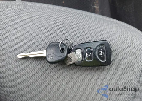 2013 Hyundai Elantra Gls z USA, uszkodzony, nr VIN 5NPDH4AE1DH319749